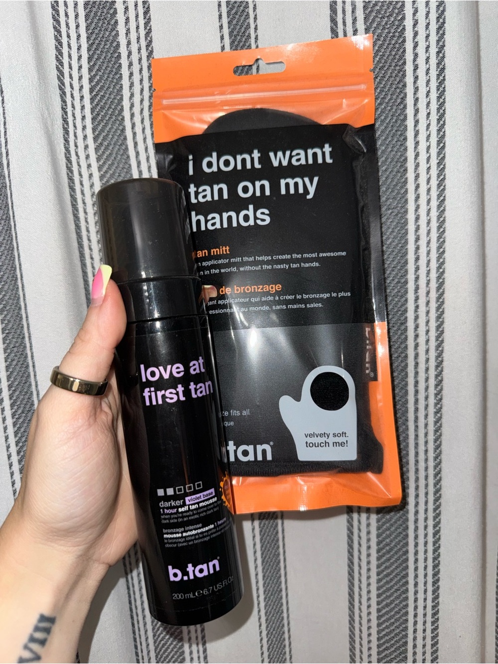 b.tan Love at First Tan Foam Mousse with Orange Tanning Mitt